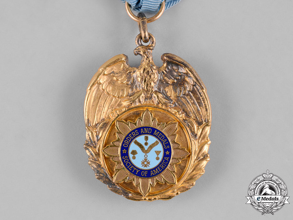 united_states._three_convention_awards_named_to_dr._albert_goodwin_of_omsa_c19-8437