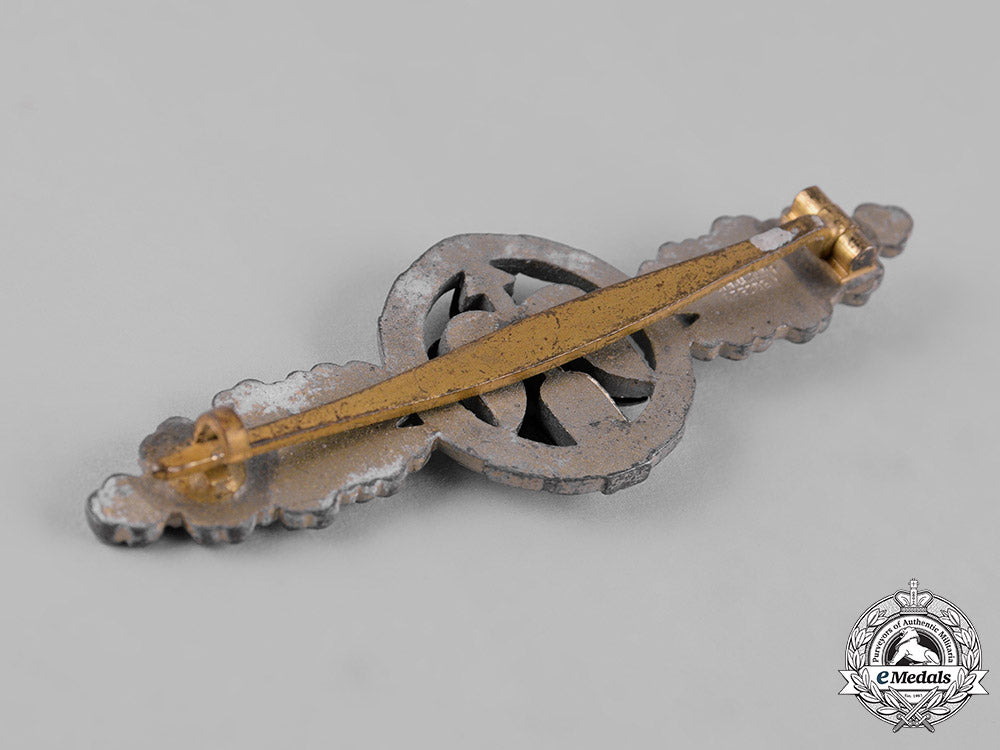 germany,_luftwaffe._a_short_range_day_fighter_clasp,_silver_grade,_by_gustav_hermann_osang_c19-8443_1