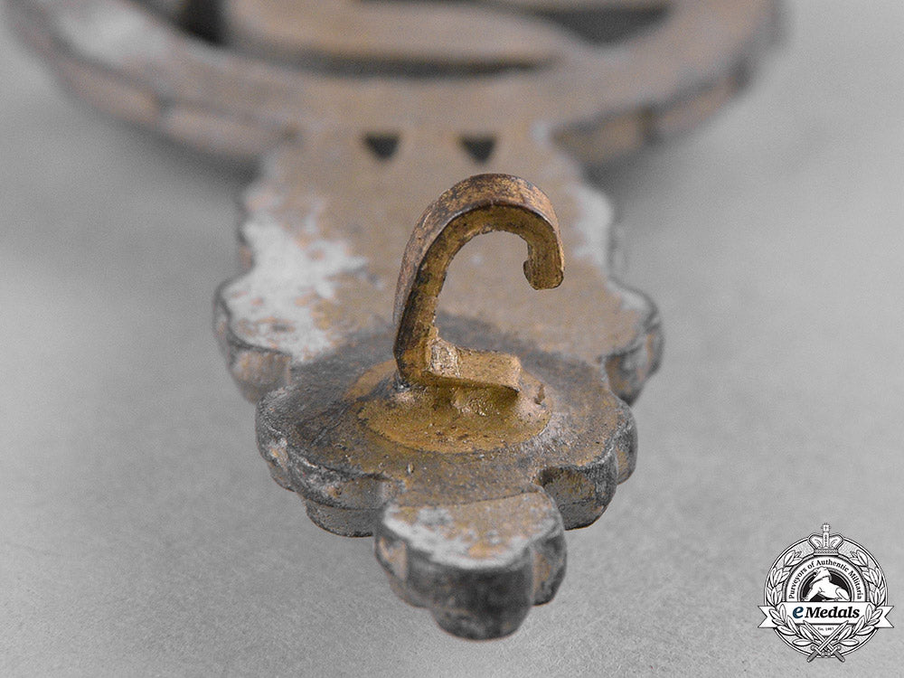 germany,_luftwaffe._a_short_range_day_fighter_clasp,_silver_grade,_by_gustav_hermann_osang_c19-8444_1