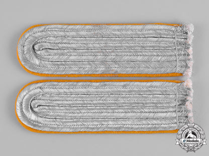 germany,_luftwaffe._a_pair_of_flight_lieutenant_rank_shoulder_boards_and_collar_tabs_c19-8500