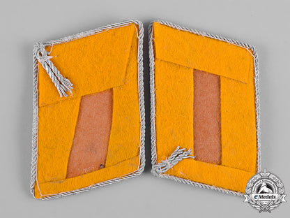 germany,_luftwaffe._a_pair_of_flight_lieutenant_rank_shoulder_boards_and_collar_tabs_c19-8503