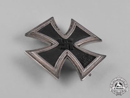 germany,_wehrmacht._a1939_iron_cross,_i_class,_with_case_c19-8511