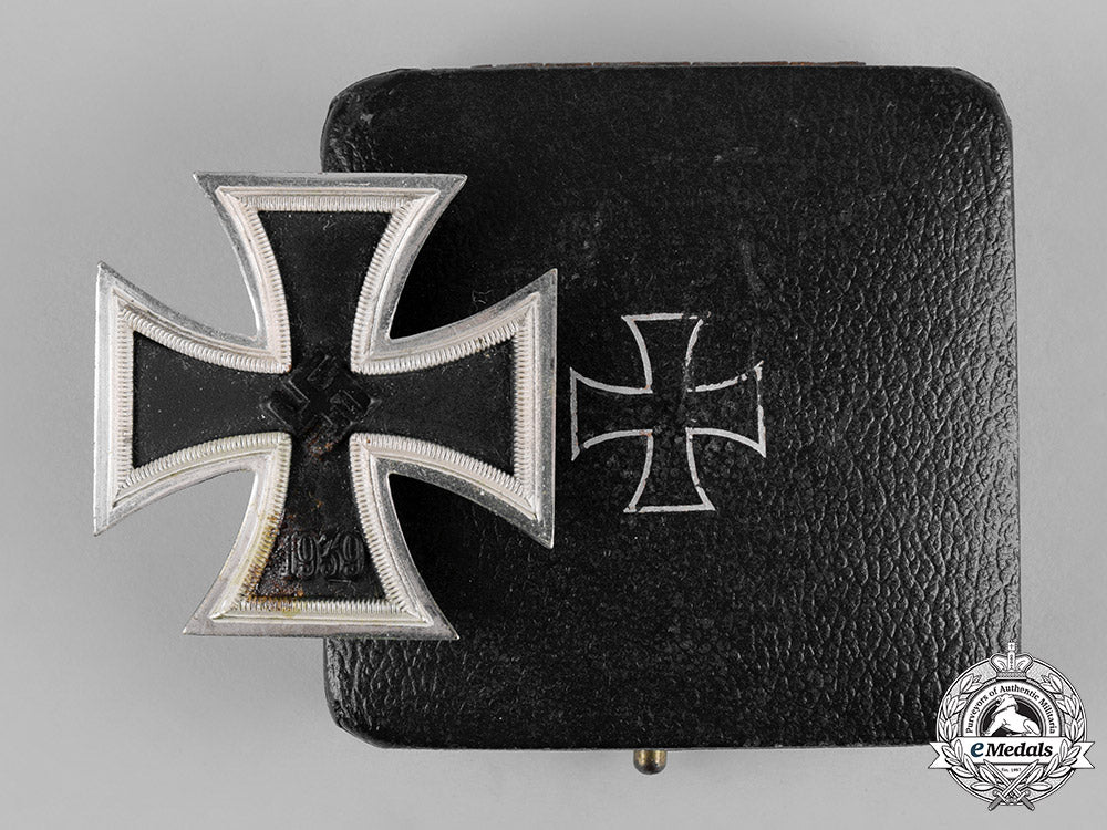 germany,_wehrmacht._a1939_iron_cross_i_class_with_case_c19-8543_1_1