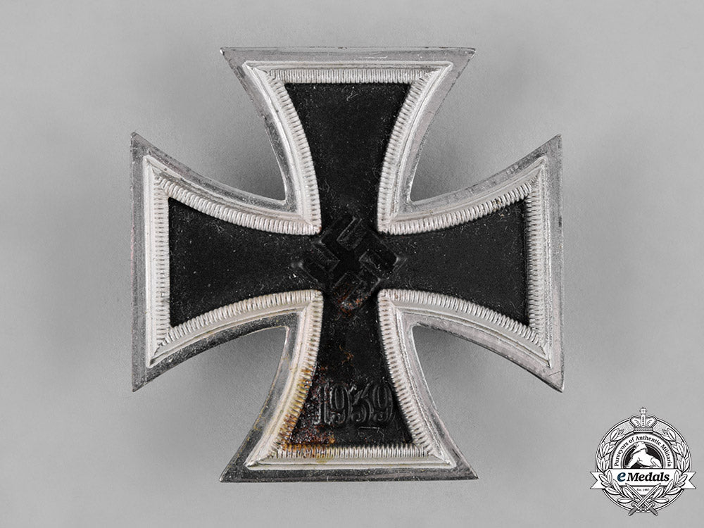 germany,_wehrmacht._a1939_iron_cross_i_class_with_case_c19-8544_1_1