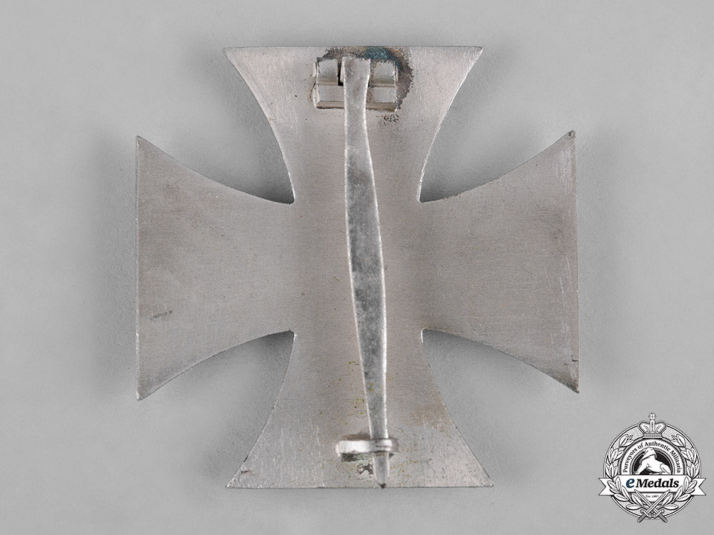 germany,_wehrmacht._a1939_iron_cross_i_class_with_case_c19-8545_1_1
