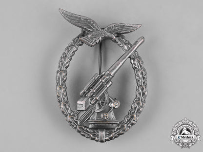 germany,_luftwaffe._a_luftwaffe_flak_badge,_post-1957_reissue_c19-8594