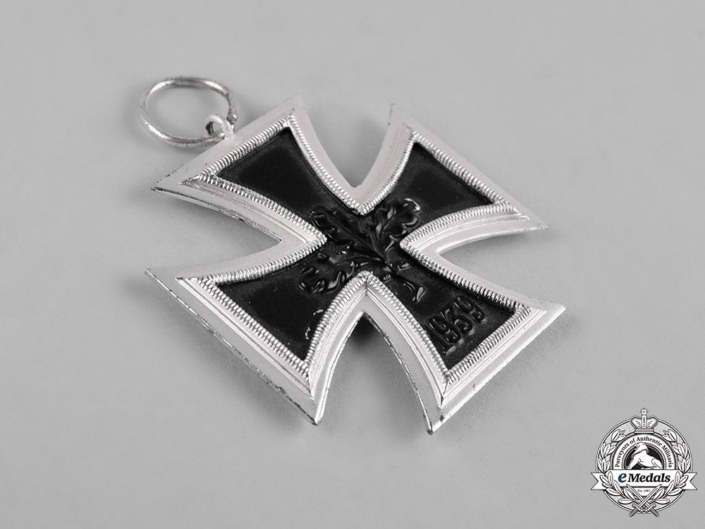 germany,_wehrmacht._a_lot_of_wehrmacht_medals,_post-1957_reissue_c19-8612