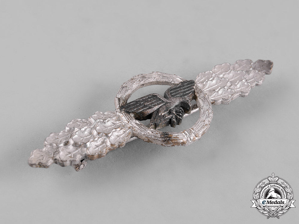 germany,_luftwaffe._a_front_flying_clasp_for_transport_pilots,_silver_grade,_post-1957_reissue_c19-8616