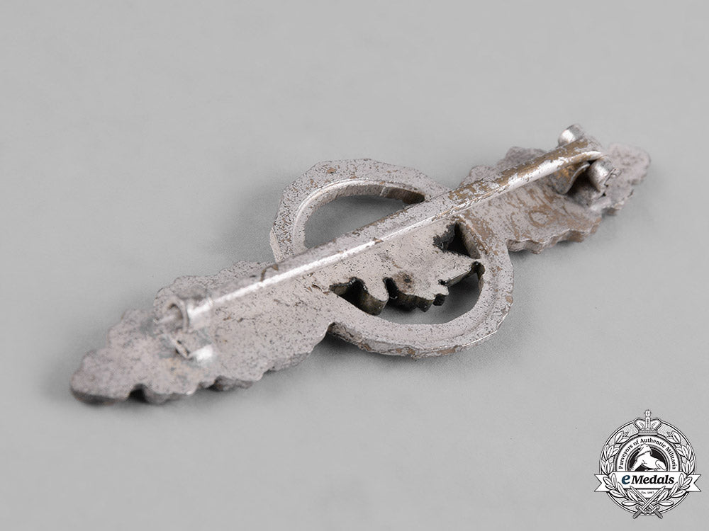 germany,_luftwaffe._a_front_flying_clasp_for_transport_pilots,_silver_grade,_post-1957_reissue_c19-8617
