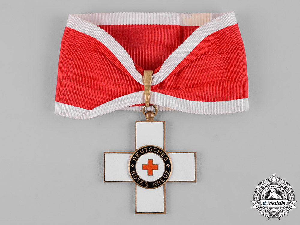 germany,_drk._an_honour_cross_of_the_german_red_cross_c19-8641_2_1