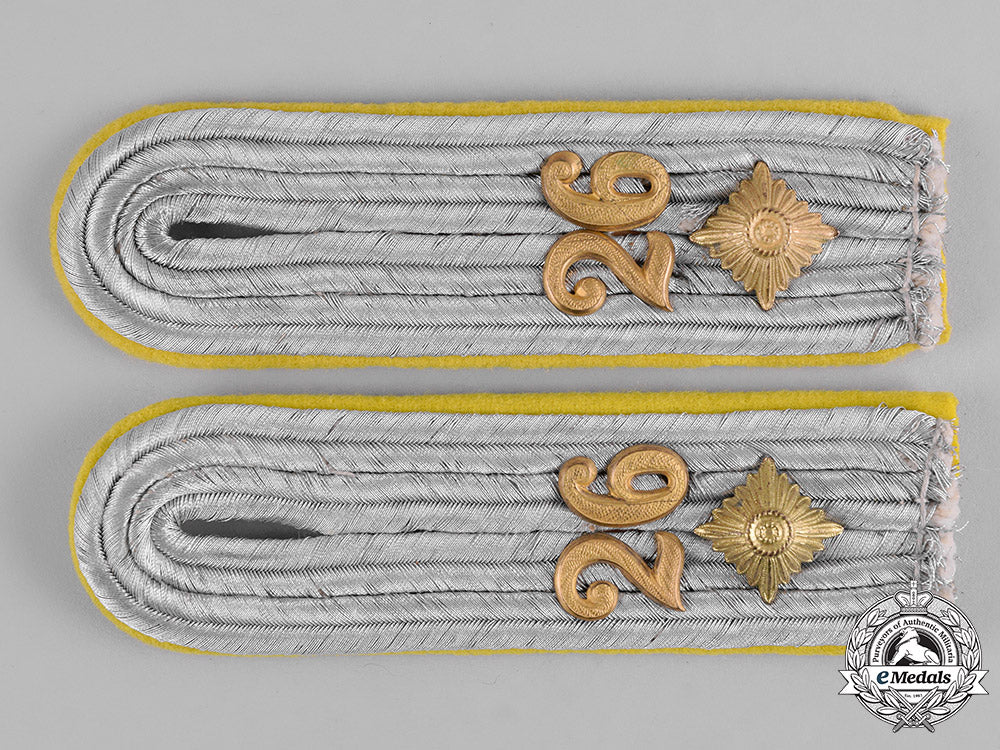 germany,_heer._a_pair_of_heer(_army)_signals_oberleutnant_shoulder_boards_c19-8702