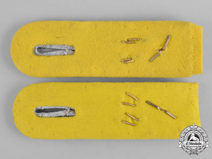germany,_heer._a_pair_of_heer(_army)_signals_oberleutnant_shoulder_boards_c19-8703