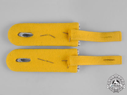 germany,_heer._a_pair_of_heer(_army)_signals_hauptmann_shoulder_boards_c19-8715