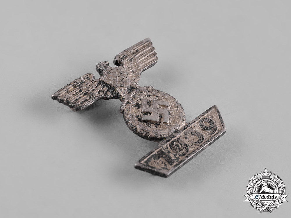 germany,_wehrmacht._a_clasp_to_the1939_iron_cross_ii_class,_type_ii_c19-8768