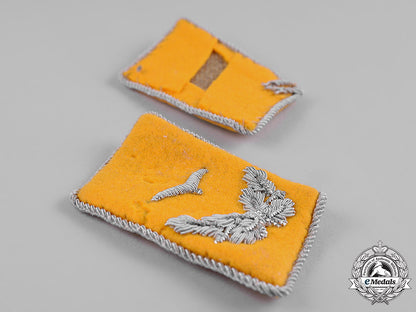 germany,_luftwaffe._a_set_of_lieutenant_rank_flyer_collar_tabs_c19-8929