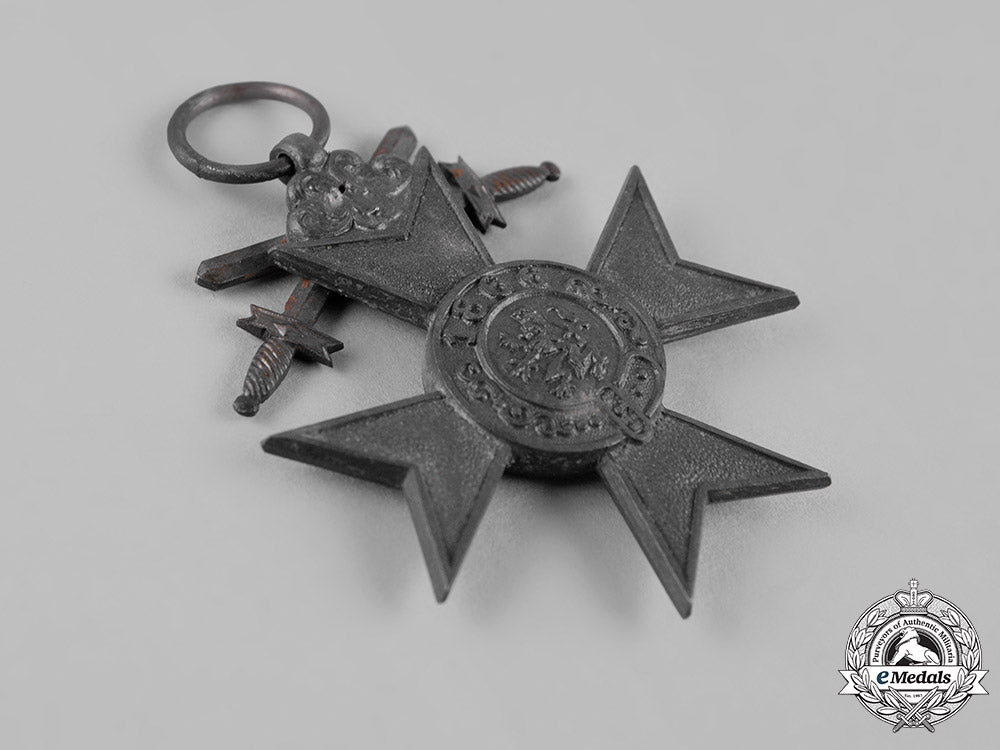 bavaria,_kingdom._a_military_merit_cross,_iii_class_with_swords,_with_case,_by_weiss&_co._c19-8934_1_1_1