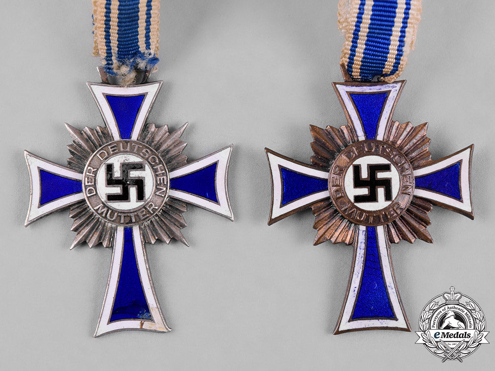 germany,_third_reich._a_pair_of_honour_crosses_of_the_german_mother_c19-9062