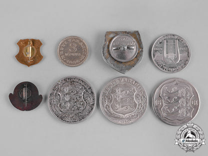 estonia,_republic._a_lot_of_coins_and_patriotic_badges_c19-9193