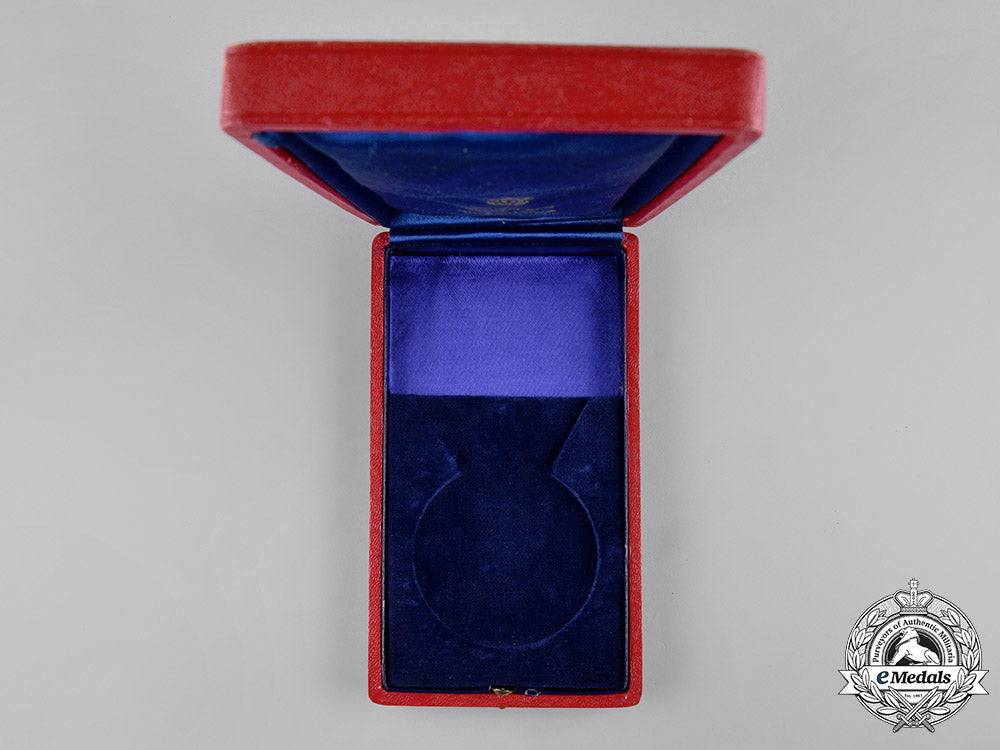vatican._a_pontifical_medal_case_of_issue,_by_stefano_johnson_c19-9245_1_1