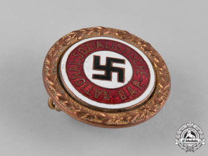 germany,_nsdap._a_golden_party_badge,_small_version,_by_josef_fuess(91704)_c19-932