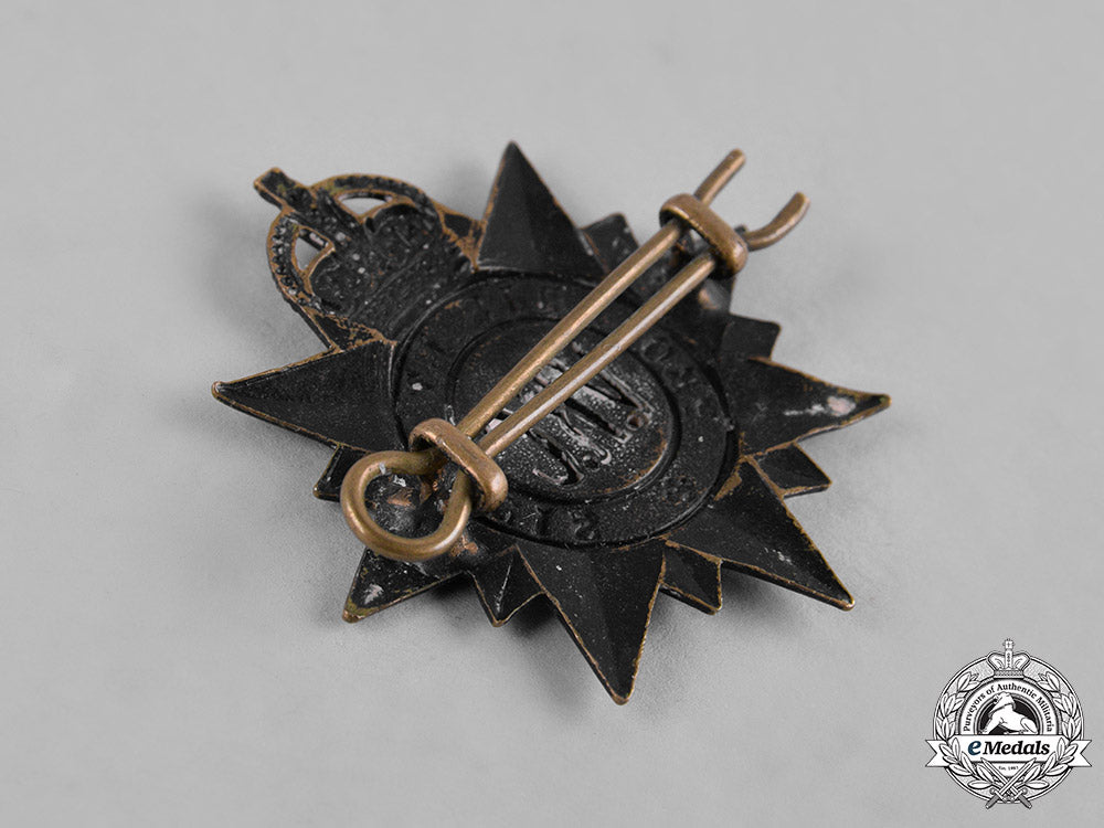 canada._a_lot_of_three_first_war_era_cap_badges_c19-9327