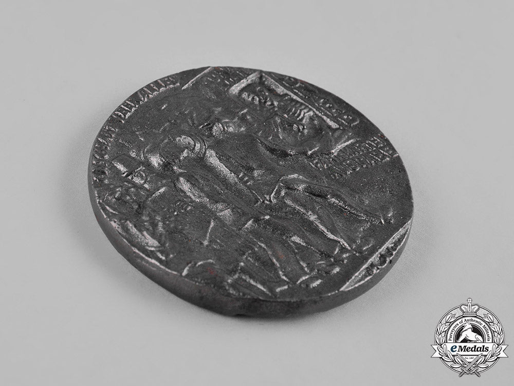 united_kingdom._a_boxed_lusitania_medallion_c19-9477