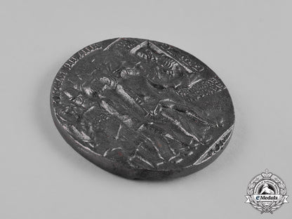 united_kingdom._a_boxed_lusitania_medallion_c19-9477