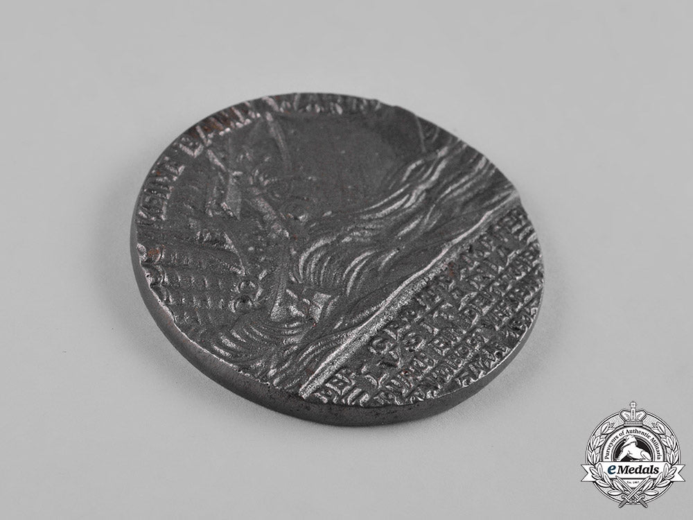 united_kingdom._a_boxed_lusitania_medallion_c19-9478