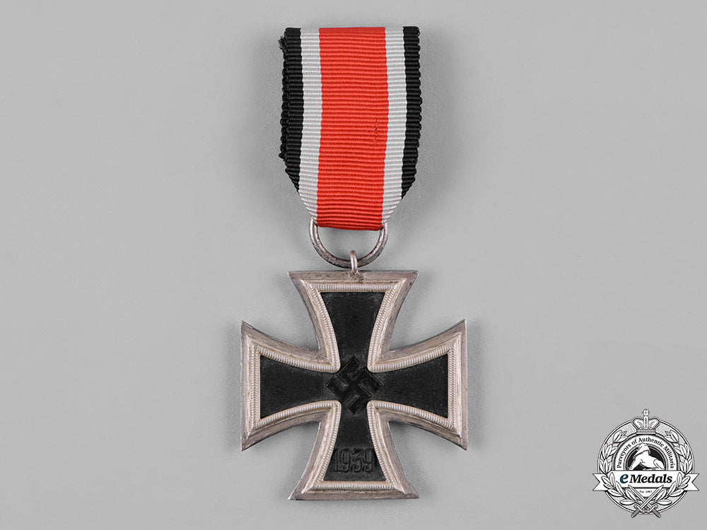 germany,_wehrmacht._a1939_iron_cross_ii_class_by_b.h._mayer_c19_0526