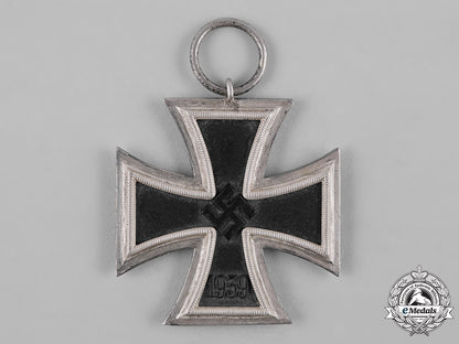 germany,_wehrmacht._a1939_iron_cross_ii_class_by_b.h._mayer_c19_0527