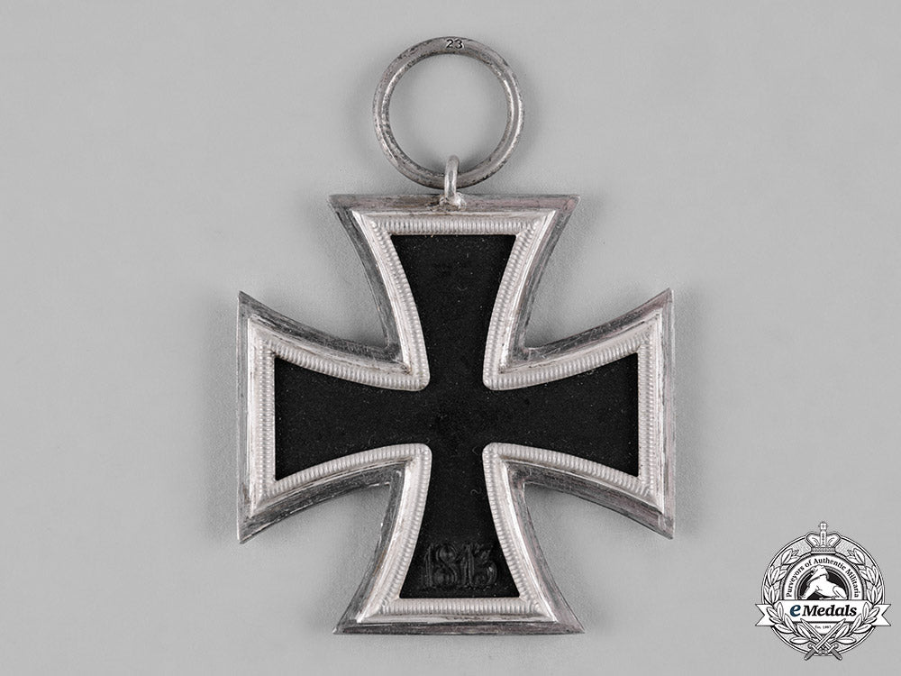 germany,_wehrmacht._a1939_iron_cross_ii_class_by_b.h._mayer_c19_0528