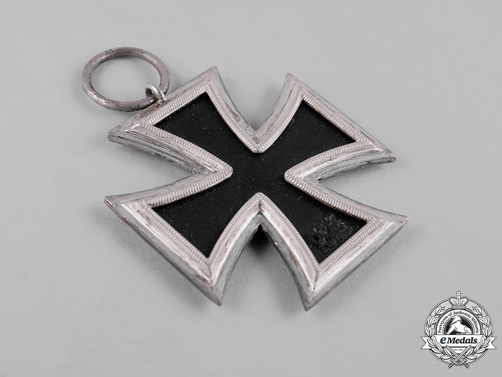 germany,_wehrmacht._a1939_iron_cross_ii_class_by_b.h._mayer_c19_0530