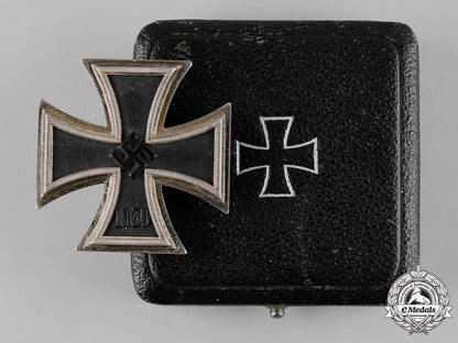 germany,_wehrmacht._a_cased1939_iron_cross_i_class,_by_c.f._zimmermann,_from_the_dietrich_maerz_collection_c19_0567
