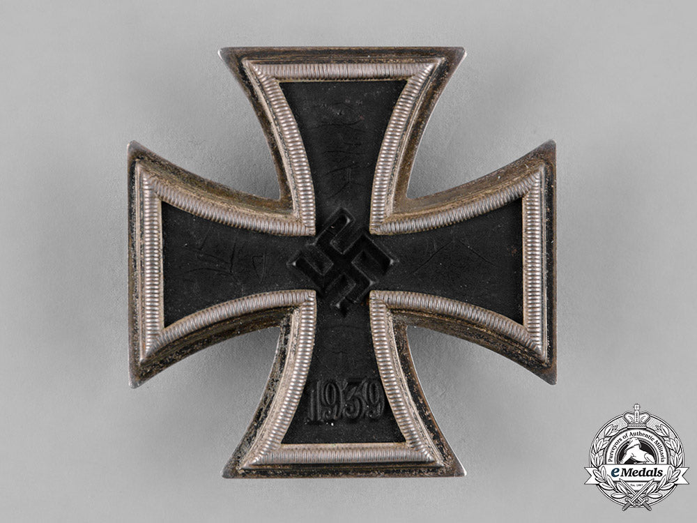 germany,_wehrmacht._a_cased1939_iron_cross_i_class,_by_c.f._zimmermann,_from_the_dietrich_maerz_collection_c19_0568