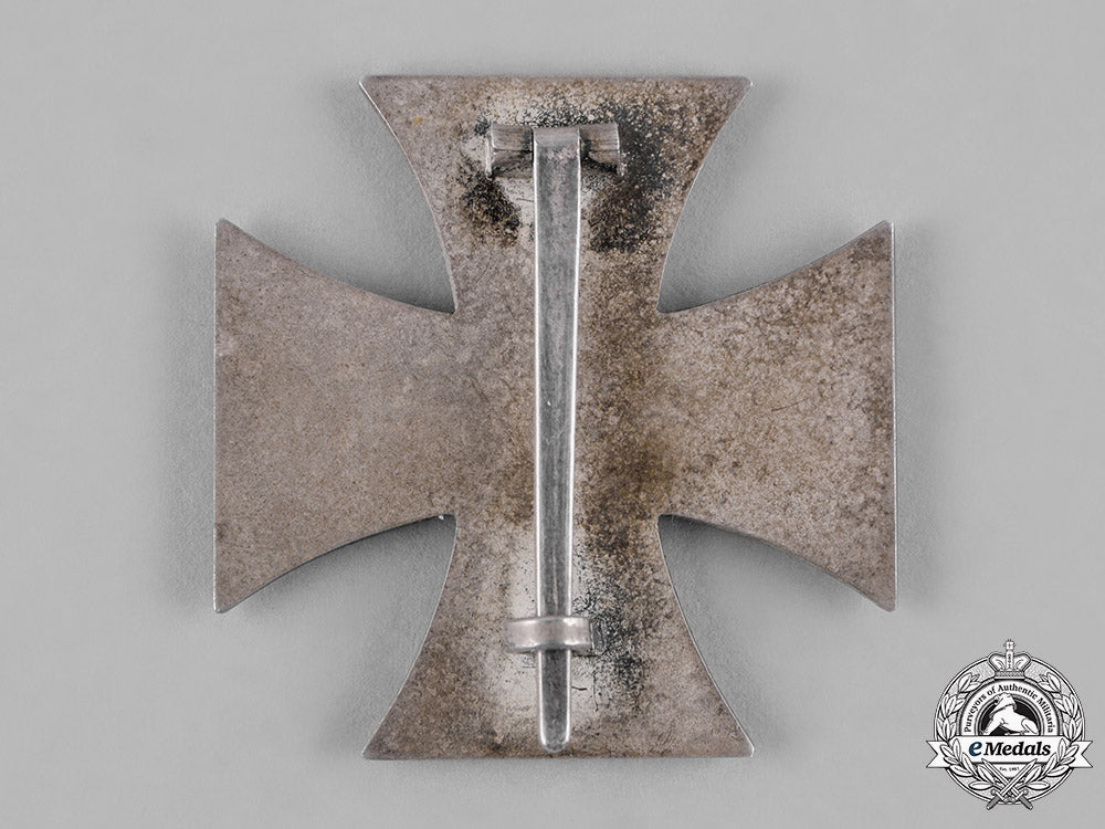 germany,_wehrmacht._a_cased1939_iron_cross_i_class,_by_c.f._zimmermann,_from_the_dietrich_maerz_collection_c19_0569