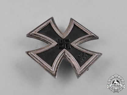 germany,_wehrmacht._a_cased1939_iron_cross_i_class,_by_c.f._zimmermann,_from_the_dietrich_maerz_collection_c19_0570