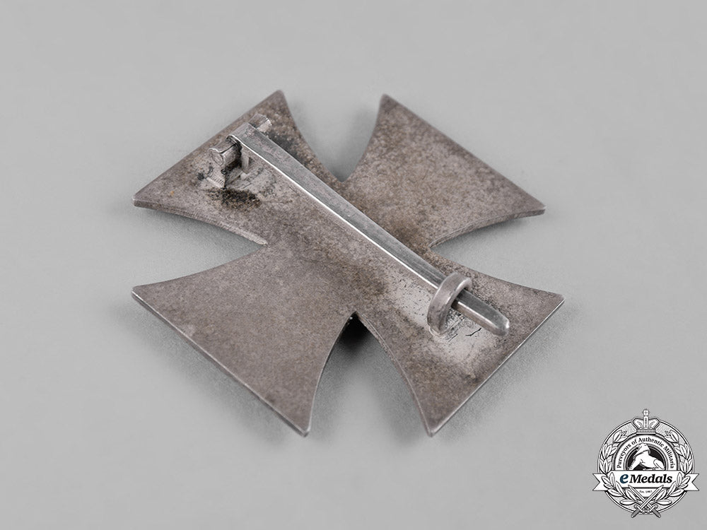 germany,_wehrmacht._a_cased1939_iron_cross_i_class,_by_c.f._zimmermann,_from_the_dietrich_maerz_collection_c19_0571