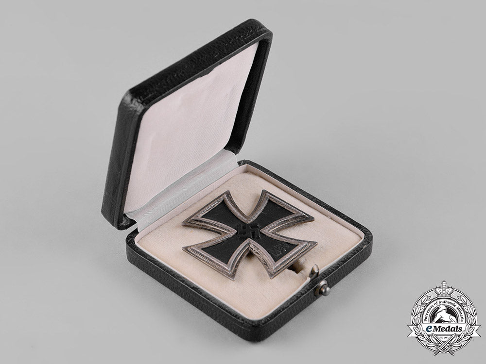 germany,_wehrmacht._a_cased1939_iron_cross_i_class,_by_c.f._zimmermann,_from_the_dietrich_maerz_collection_c19_0576