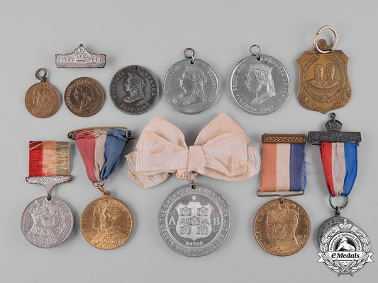 united_kingdom._a_lot_of_eleven_royal_coronation&_commemorative_medals_c19_1157