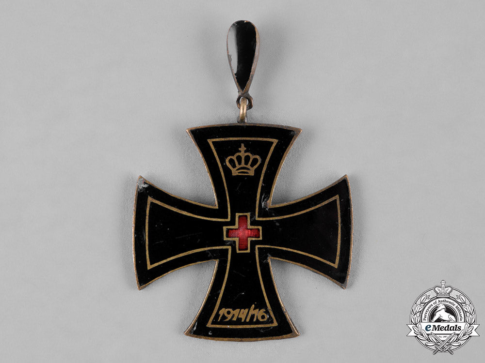 germany,_imperial._a_first_war_red_cross_badge_c19_1523