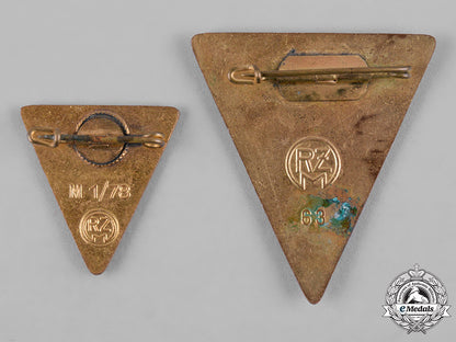 germany,_ns-_frauenschaft._a_pair_of_national_socialist_women’s_league_membership_badges_c19_1548