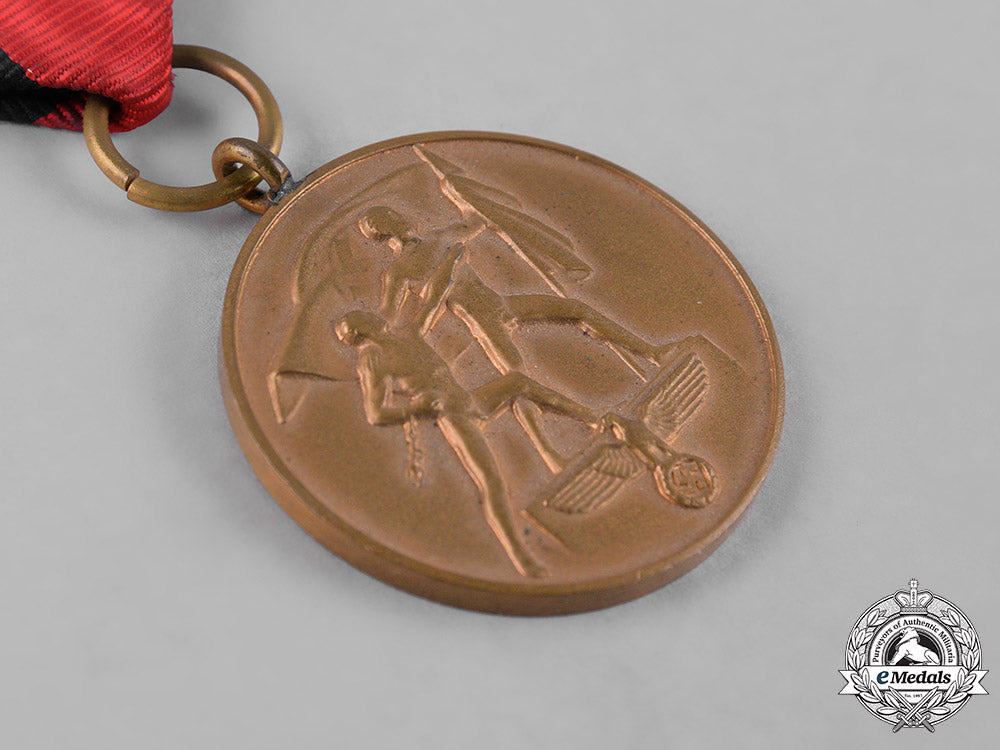 germany,_wehrmacht._a_sudetenland_medal_with_prague_castle_bar,_with_case,_by_deschler&_sohn_c19_1586_1