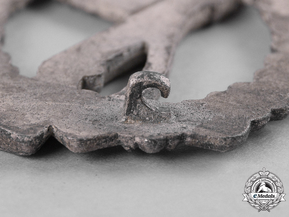 germany,_wehrmacht._a_silver_grade_infantry_assault_badge,_by_gebrüder_wegerhoff_c19_1596