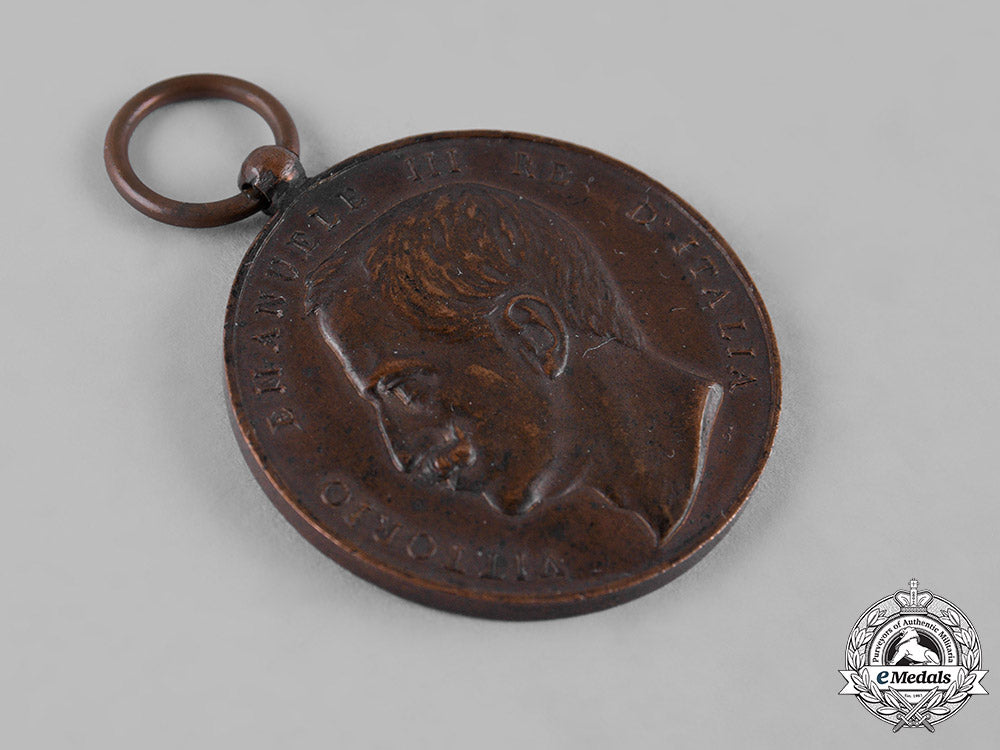 italy,_kingdom._a_medal_for_public_welfare,_iii_class_bronze_grade_c19_1670