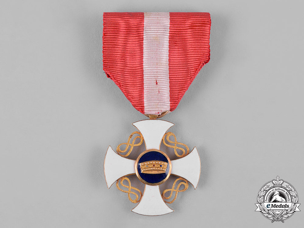 italy,_kingdom._an_order_of_the_crown_in_gold,_v_class_knight,_c.1920_c19_1684