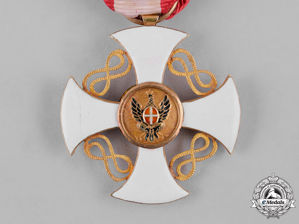 italy,_kingdom._an_order_of_the_crown_in_gold,_v_class_knight,_c.1920_c19_1685