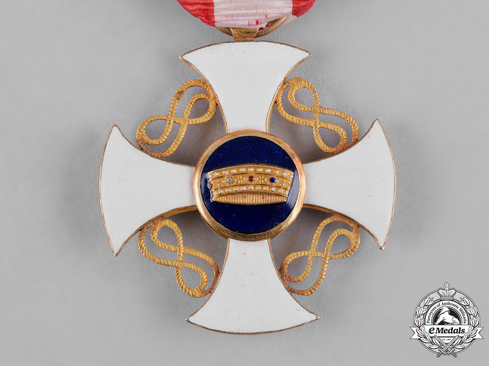 italy,_kingdom._an_order_of_the_crown_in_gold,_v_class_knight,_c.1920_c19_1686