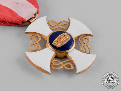 italy,_kingdom._an_order_of_the_crown_in_gold,_v_class_knight,_c.1920_c19_1687