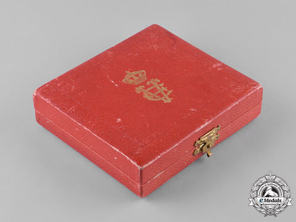 italy,_kingdom._an_order_of_the_crown_in_gold,_v_class_knight,_c.1920_c19_1694