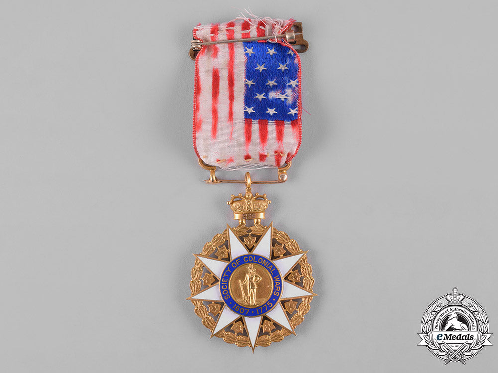 united_states._a_society_of_colonial_wars_membership_badge_in_gold_c19_1843